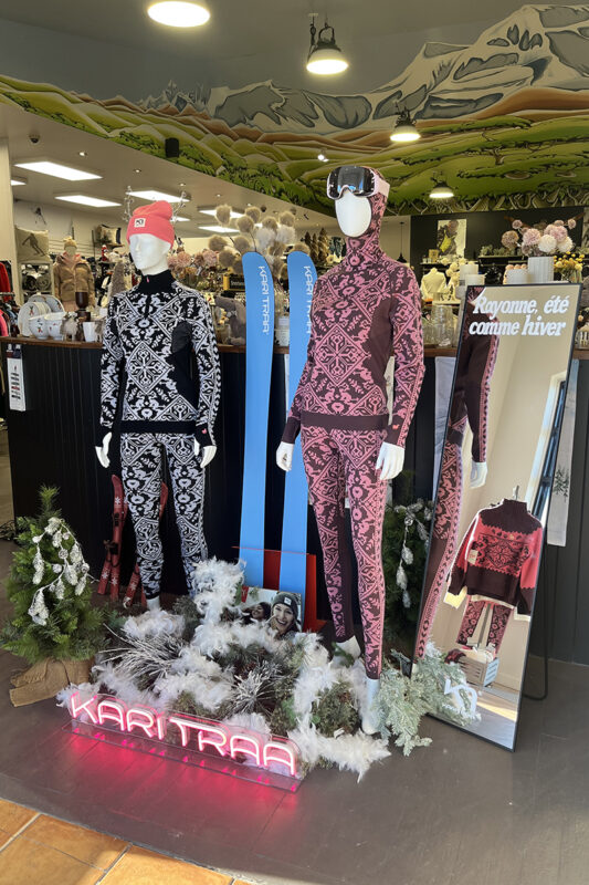 custom-retail-karitraa-02-1200